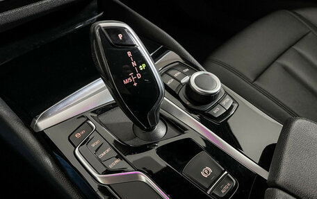 BMW 5 серия, 2019 год, 2 400 000 рублей, 16 фотография