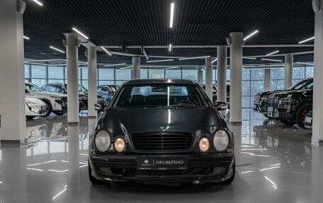 Mercedes-Benz CLK-Класс, 2001 год, 520 000 рублей, 3 фотография