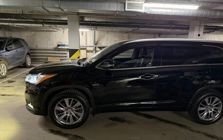 Toyota Highlander III, 2014 год, 2 950 000 рублей, 2 фотография