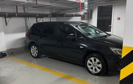 Opel Astra J, 2014 год, 825 000 рублей, 3 фотография
