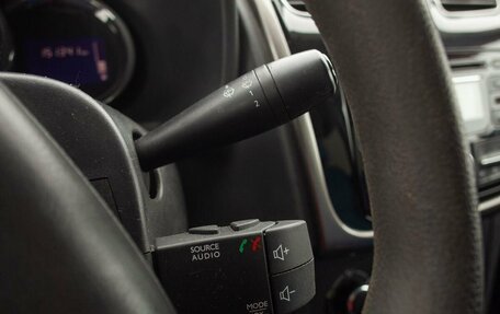 Renault Logan II, 2015 год, 815 000 рублей, 24 фотография