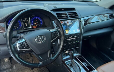 Toyota Camry, 2017 год, 2 490 000 рублей, 7 фотография