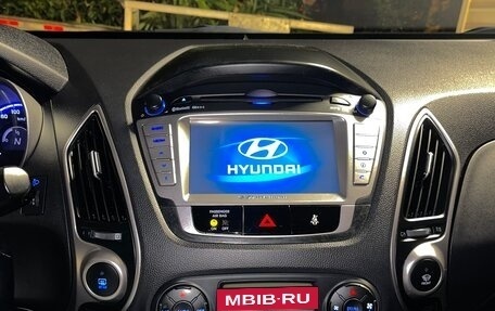 Hyundai ix35 I рестайлинг, 2013 год, 1 600 000 рублей, 24 фотография