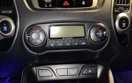 Hyundai ix35 I рестайлинг, 2013 год, 1 600 000 рублей, 33 фотография