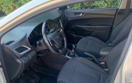 Hyundai Solaris II рестайлинг, 2019 год, 1 700 000 рублей, 4 фотография