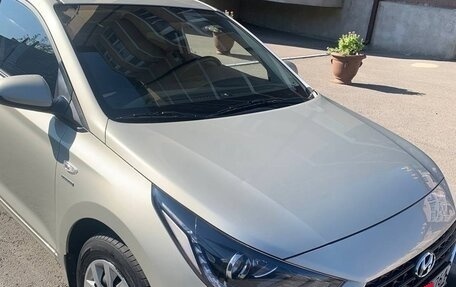 Hyundai Solaris II рестайлинг, 2019 год, 1 700 000 рублей, 7 фотография