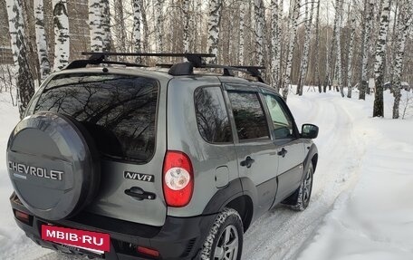 Chevrolet Niva I рестайлинг, 2016 год, 820 000 рублей, 2 фотография