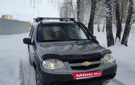 Chevrolet Niva I рестайлинг, 2016 год, 820 000 рублей, 4 фотография