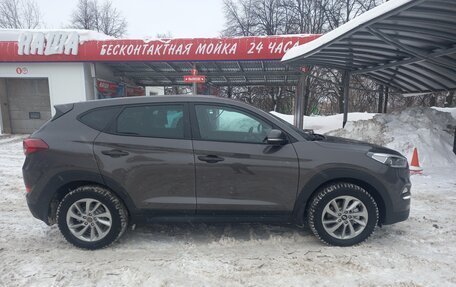 Hyundai Tucson III, 2016 год, 1 990 000 рублей, 2 фотография