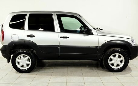 Chevrolet Niva I рестайлинг, 2018 год, 750 000 рублей, 4 фотография