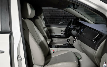 KIA Carnival III, 2016 год, 2 400 000 рублей, 11 фотография