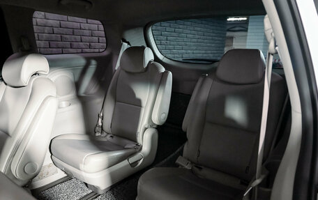 KIA Carnival III, 2016 год, 2 400 000 рублей, 21 фотография