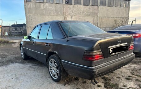 Mercedes-Benz E-Класс, 1994 год, 210 000 рублей, 5 фотография