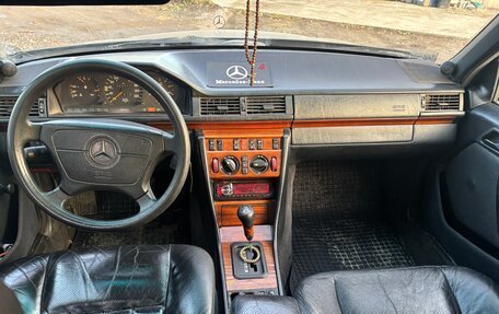 Mercedes-Benz E-Класс, 1994 год, 210 000 рублей, 8 фотография