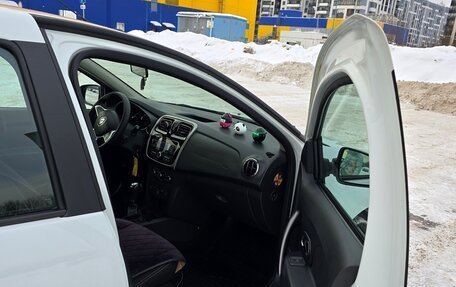 Renault Logan II, 2019 год, 1 100 000 рублей, 10 фотография