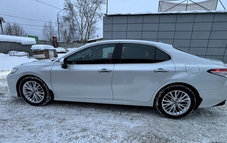 Toyota Camry, 2019 год, 3 500 000 рублей, 2 фотография