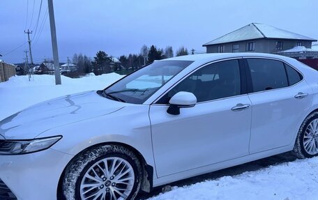 Toyota Camry, 2019 год, 3 500 000 рублей, 4 фотография