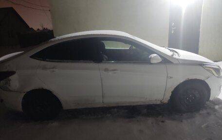 Hyundai Solaris II рестайлинг, 2014 год, 250 000 рублей, 3 фотография