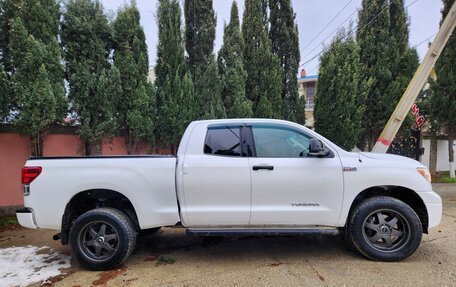 Toyota Tundra II, 2012 год, 3 000 000 рублей, 2 фотография