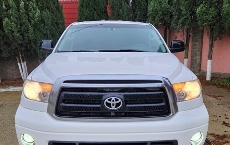 Toyota Tundra II, 2012 год, 3 000 000 рублей, 8 фотография