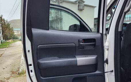 Toyota Tundra II, 2012 год, 3 000 000 рублей, 15 фотография