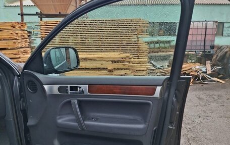 Volkswagen Touareg III, 2004 год, 700 000 рублей, 9 фотография