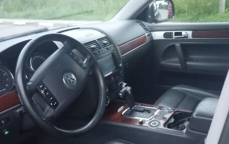 Volkswagen Touareg III, 2004 год, 700 000 рублей, 7 фотография
