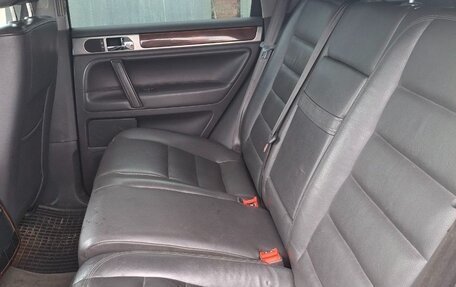 Volkswagen Touareg III, 2004 год, 700 000 рублей, 10 фотография