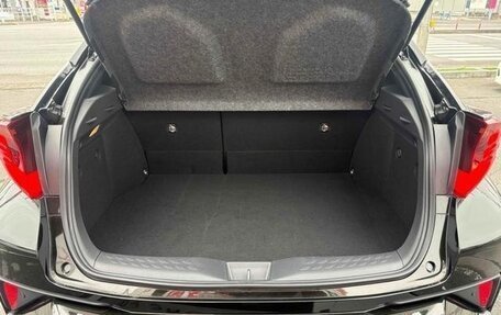 Toyota C-HR I рестайлинг, 2023 год, 2 705 000 рублей, 8 фотография