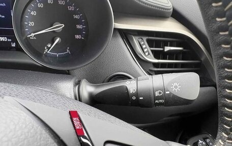 Toyota C-HR I рестайлинг, 2023 год, 2 705 000 рублей, 12 фотография