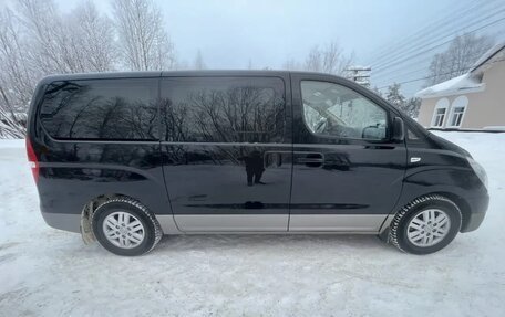 Hyundai H-1 II рестайлинг, 2016 год, 2 300 000 рублей, 1 фотография