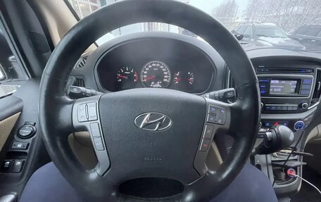 Hyundai H-1 II рестайлинг, 2016 год, 2 300 000 рублей, 6 фотография