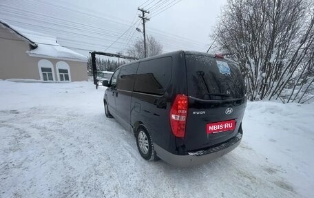 Hyundai H-1 II рестайлинг, 2016 год, 2 300 000 рублей, 3 фотография