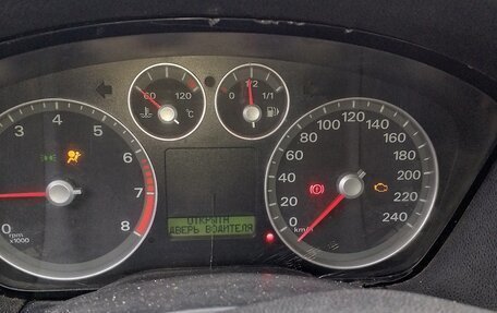 Ford Focus II рестайлинг, 2005 год, 200 000 рублей, 3 фотография