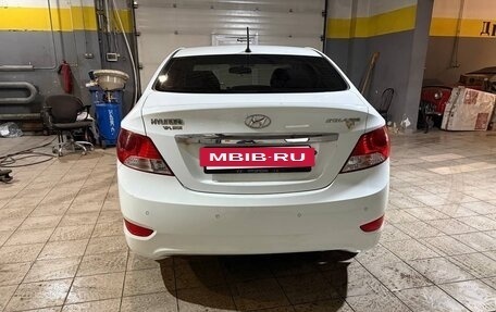 Hyundai Solaris II рестайлинг, 2012 год, 850 000 рублей, 5 фотография