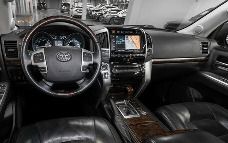 Toyota Land Cruiser 200, 2012 год, 3 680 000 рублей, 7 фотография