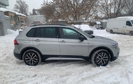 Volkswagen Tiguan II, 2020 год, 3 900 000 рублей, 2 фотография