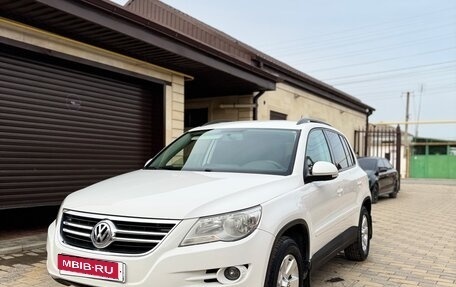 Volkswagen Tiguan I, 2011 год, 990 000 рублей, 2 фотография