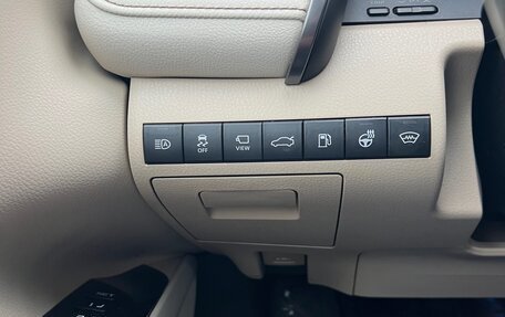 Toyota Camry, 2018 год, 2 750 000 рублей, 11 фотография