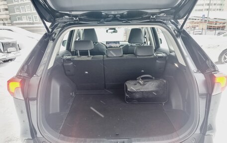 Toyota RAV4, 2023 год, 3 990 000 рублей, 10 фотография