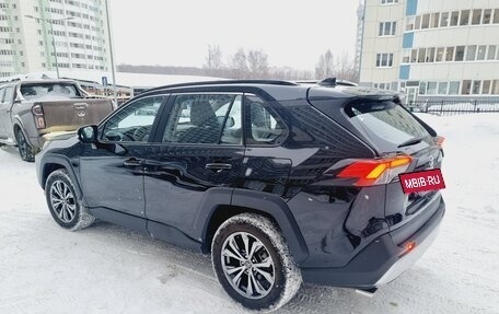 Toyota RAV4, 2023 год, 3 990 000 рублей, 8 фотография