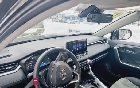 Toyota RAV4, 2023 год, 3 990 000 рублей, 14 фотография