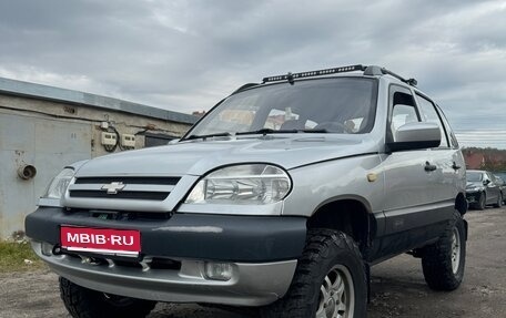 Chevrolet Niva I рестайлинг, 2004 год, 500 000 рублей, 1 фотография