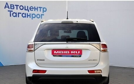 Mitsubishi Outlander III рестайлинг 3, 2014 год, 1 499 000 рублей, 6 фотография