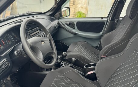 Chevrolet Niva I рестайлинг, 2004 год, 500 000 рублей, 8 фотография