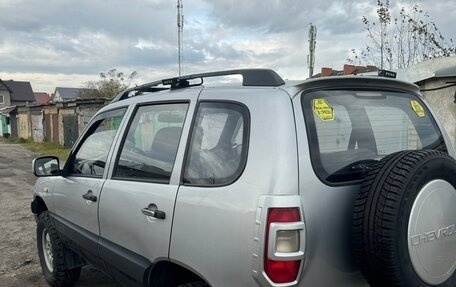 Chevrolet Niva I рестайлинг, 2004 год, 500 000 рублей, 3 фотография