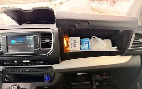 Peugeot Traveller I, 2018 год, 2 720 000 рублей, 18 фотография