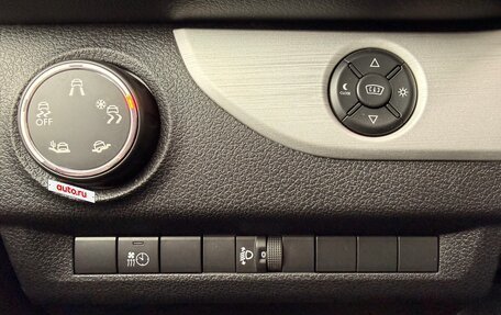 Peugeot Traveller I, 2018 год, 2 720 000 рублей, 17 фотография