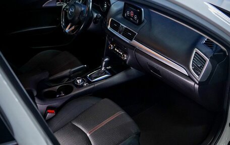 Mazda 3, 2018 год, 1 680 000 рублей, 13 фотография