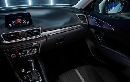 Mazda 3, 2018 год, 1 680 000 рублей, 28 фотография